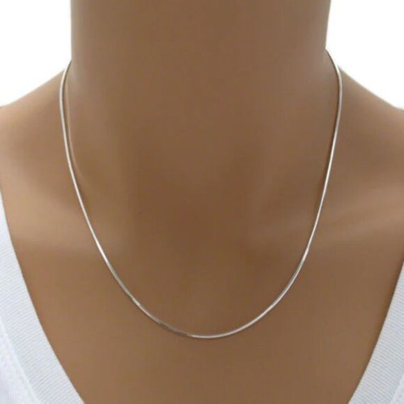 STERLING SILVER DIAMOND CUT SNAKE CHAIN NECKLACE 1.25MM (GAUGE 030) - Picture 2 of 2